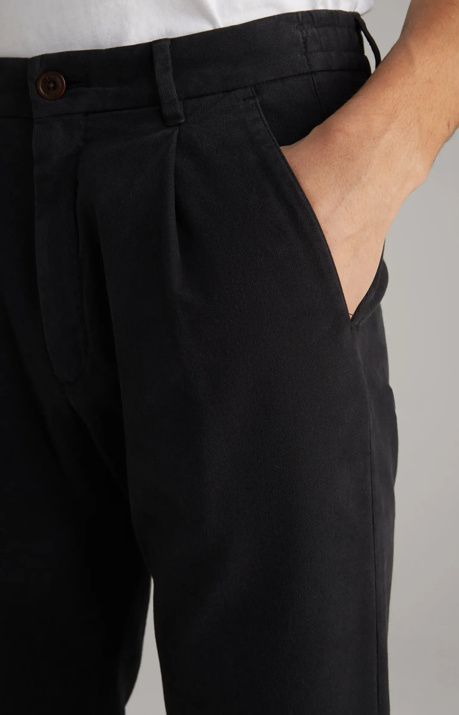 Bundfaltenhose Lead in Schwarz