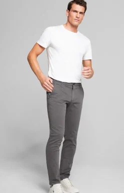 Chino Matthew in Grau