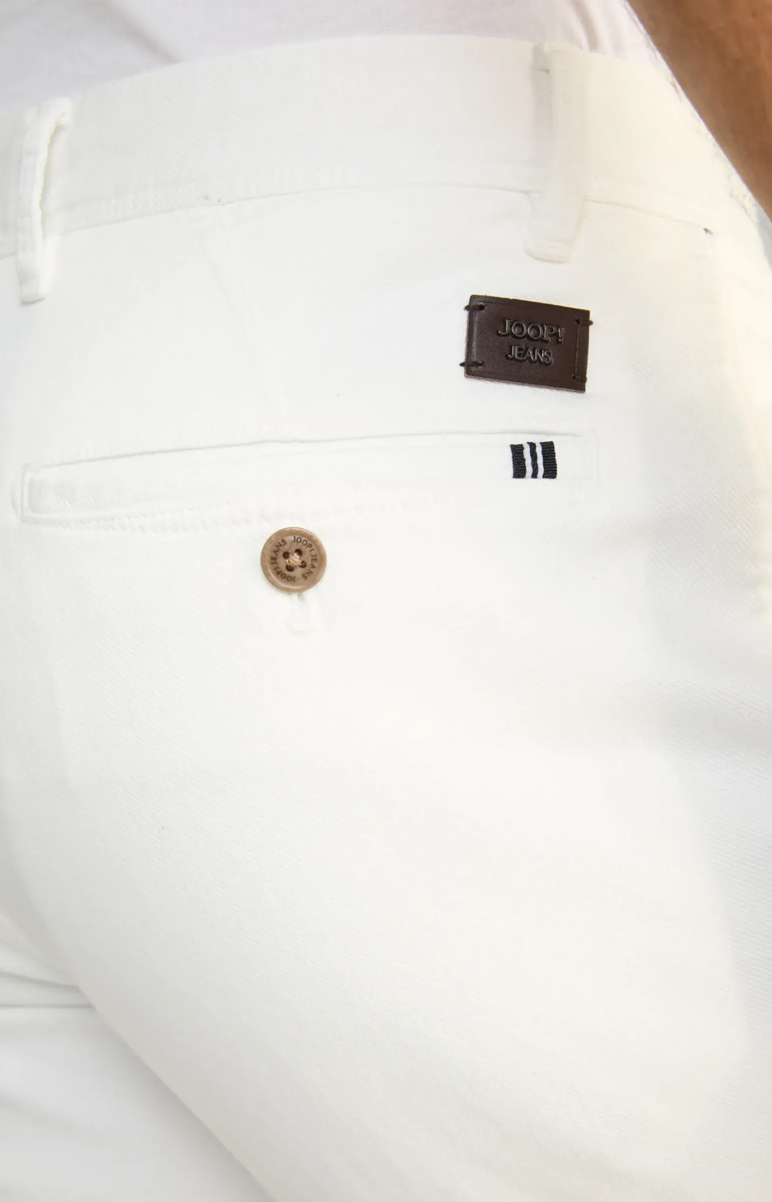 Chino Matthew in Offwhite