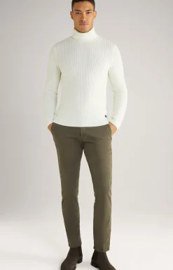 Chino Matthew in Oliv