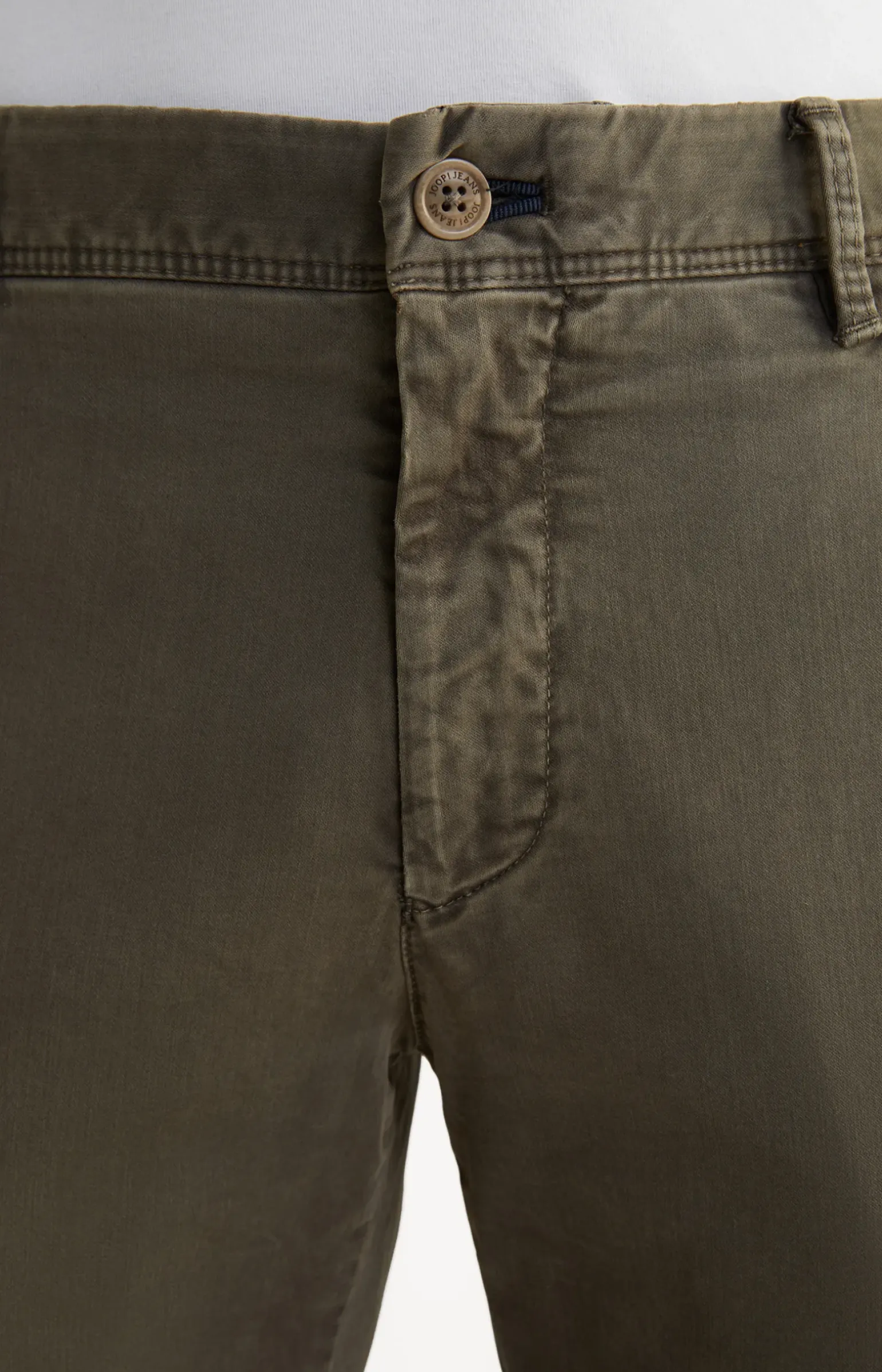 Chino Matthew in Oliv