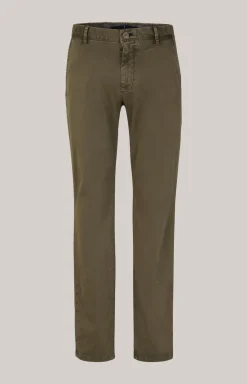 Chino Matthew in Oliv