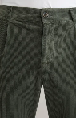 Cordhose Lester in Dunkelgrün