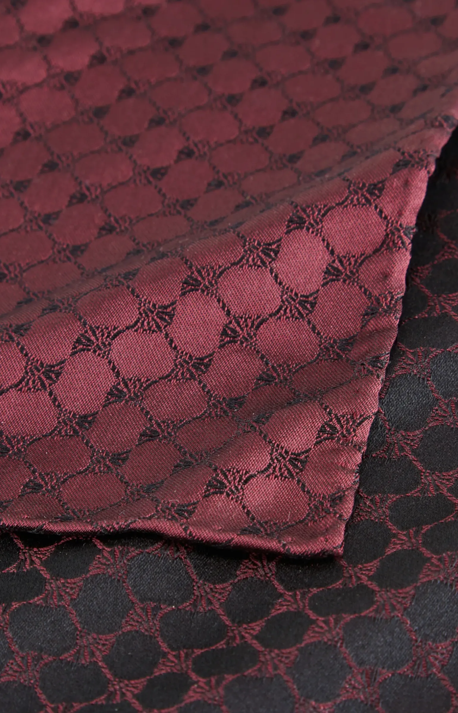 Cornflower-Einstecktuch in Dunkelrot