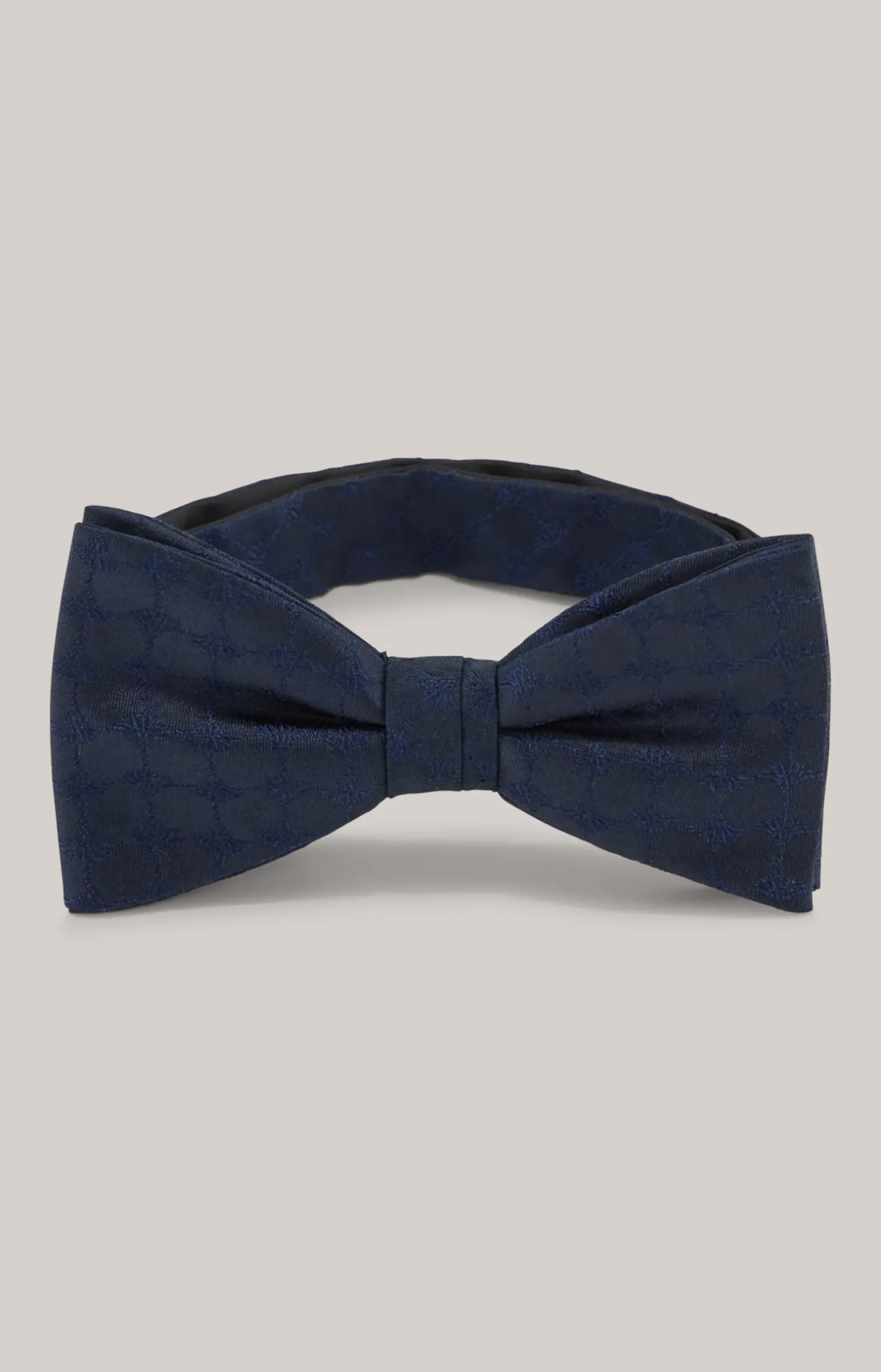 Cornflower-Seidenfliege in Dunkelblau