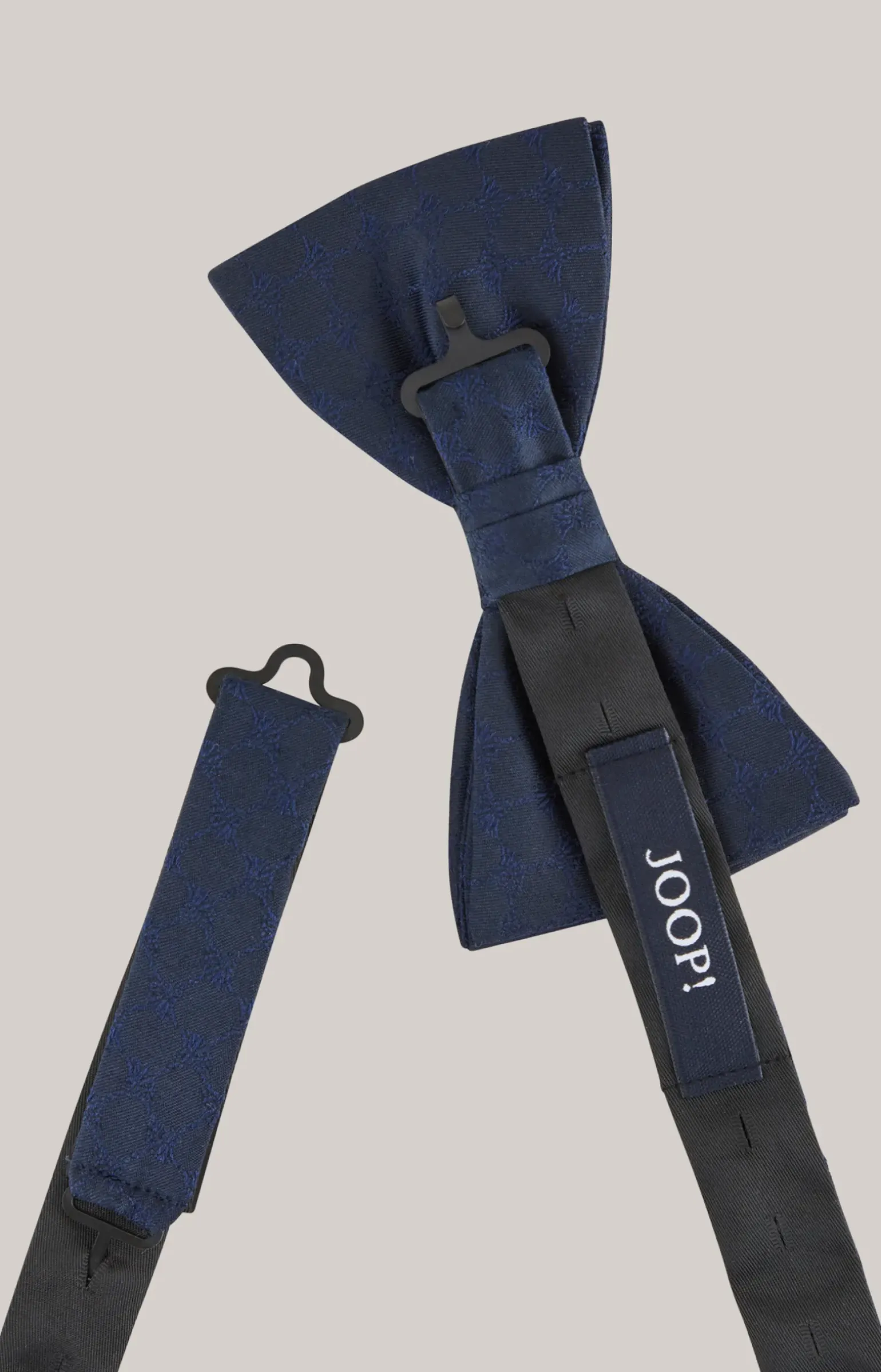 Cornflower-Seidenfliege in Dunkelblau