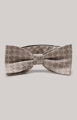 Cornflower-Seidenfliege in Hellbraun gemustert