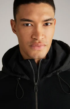 Cornflower-Strickjacke Hughen in Schwarz