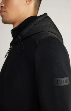 Cornflower-Strickjacke Hughen in Schwarz