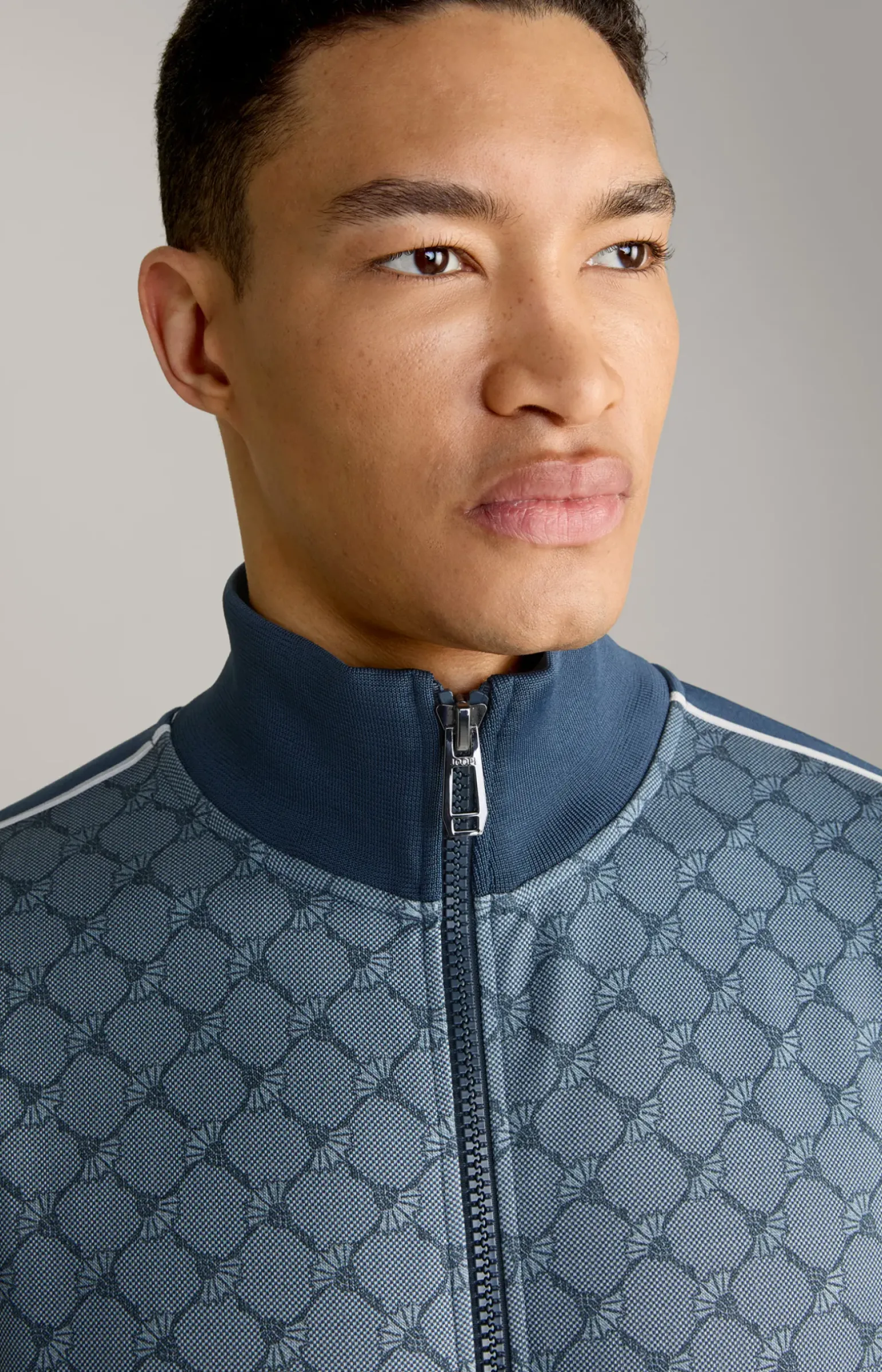 Cornflower-Sweatjacke Tayfun in Blau gemustert