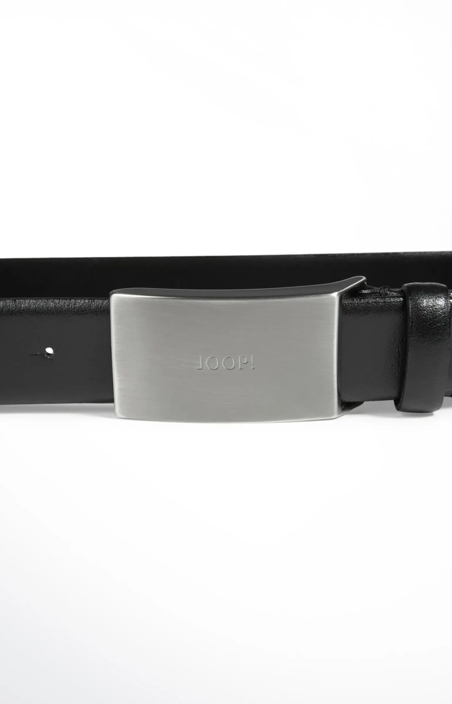 Fein genarbter Ledergürtel in Schwarz