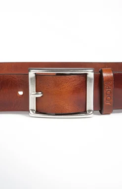 Fein strukturierter Rindsledergürtel in Cognac