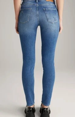 Jeans in Medium Blue Washed