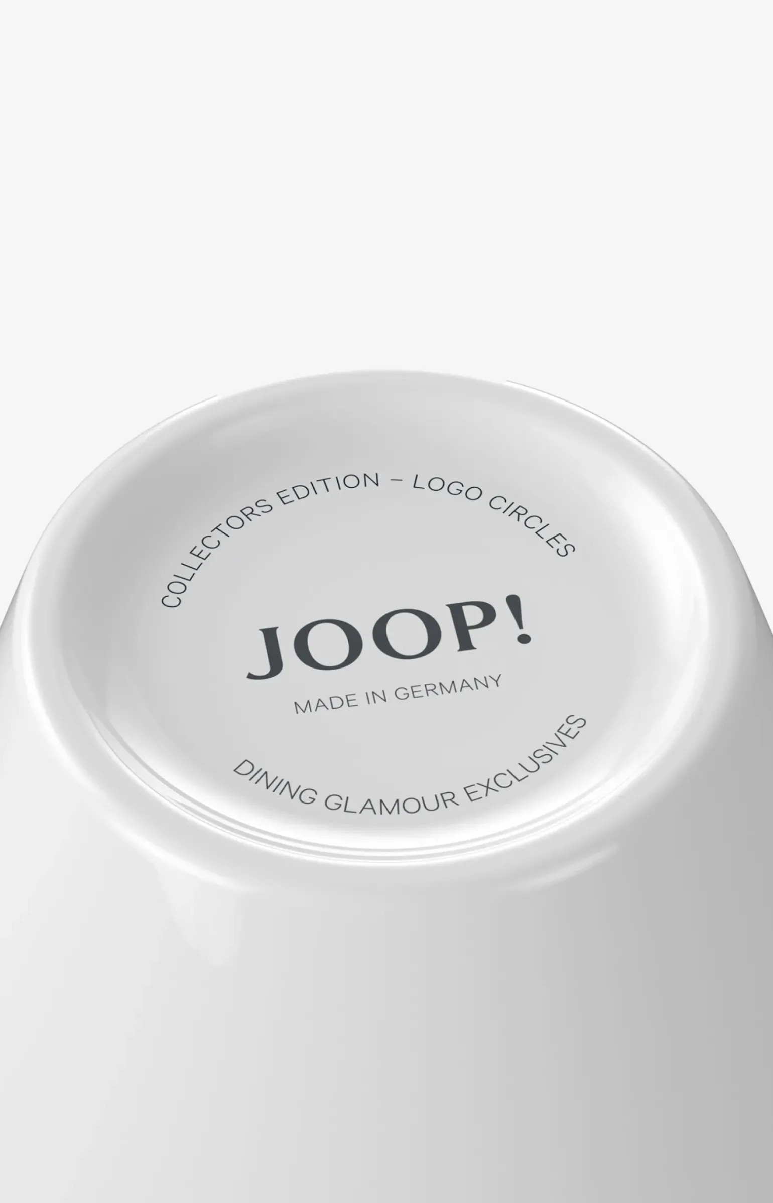 JOOP! COLLECTOR'S MUG FASHION EDITION FALL/ WINTER 2021/22 in Weiß/Blau/Grau