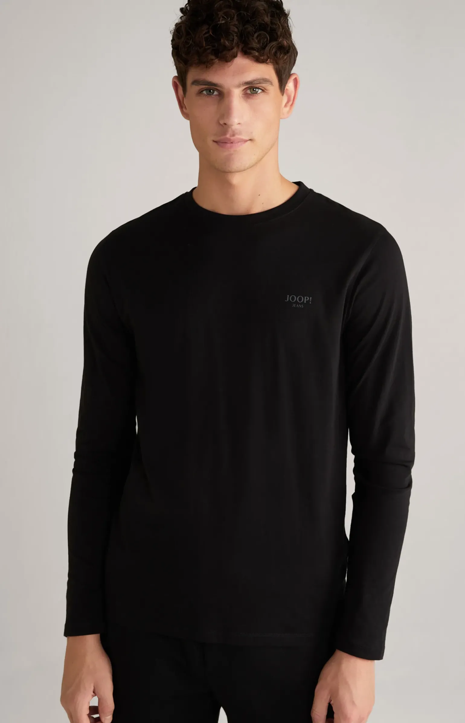 Longsleeve Alphis in Schwarz