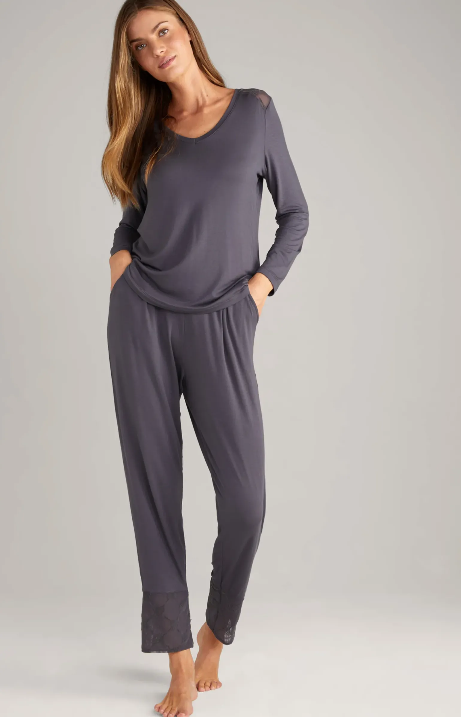 Lounge-Longsleeve in Anthrazit