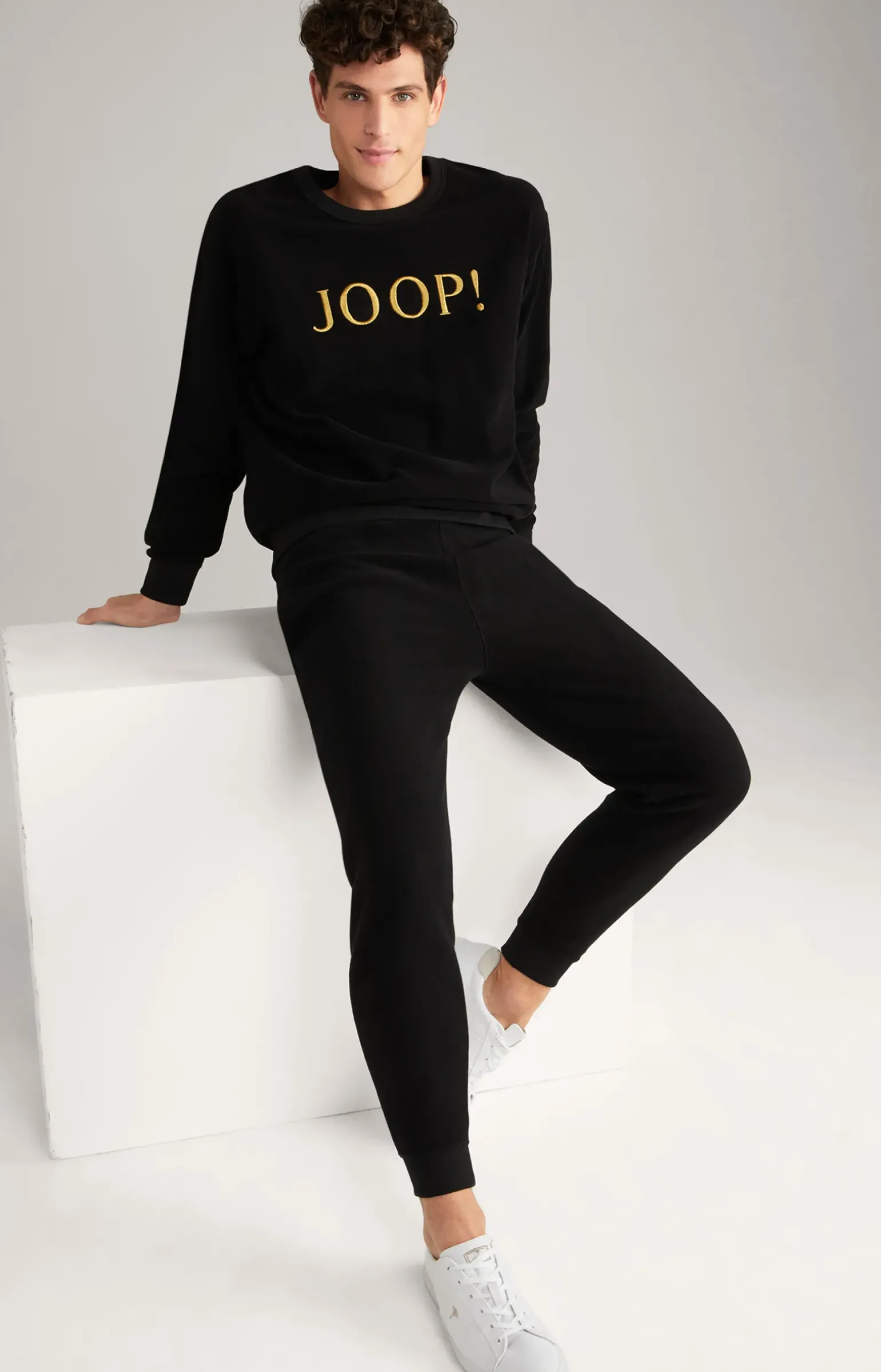 Loungewear Sweatshirt in Schwarz