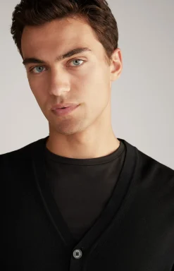 Merinowoll-Strickjacke Danilon in Schwarz