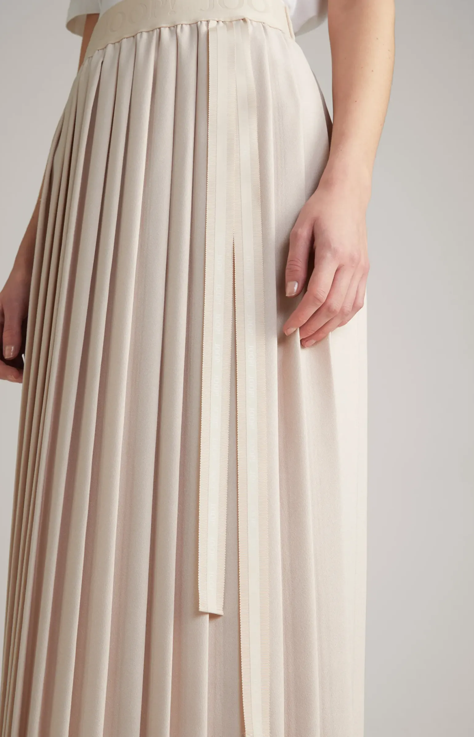 Plissee-Rock in Nude