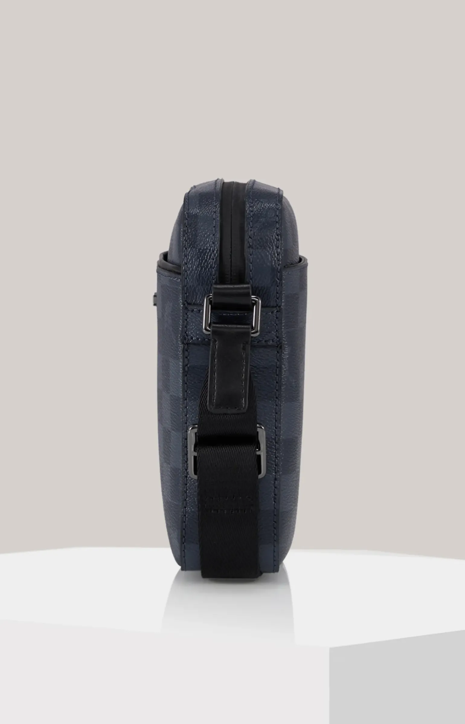 Schultertasche Cortina Piazza Rafael in Dunkelblau