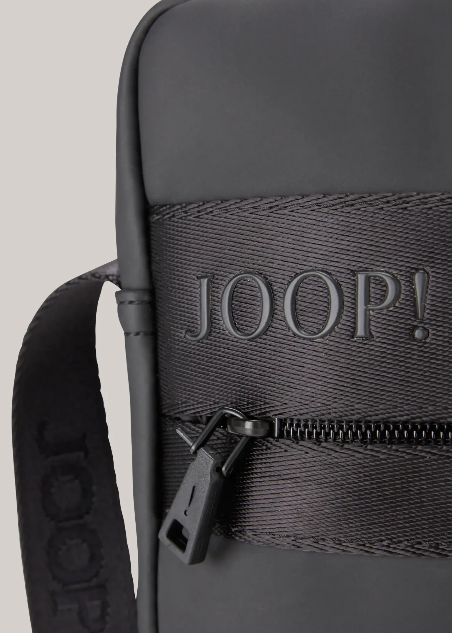 Schultertasche Modica Nuvola Rafael in Schwarz