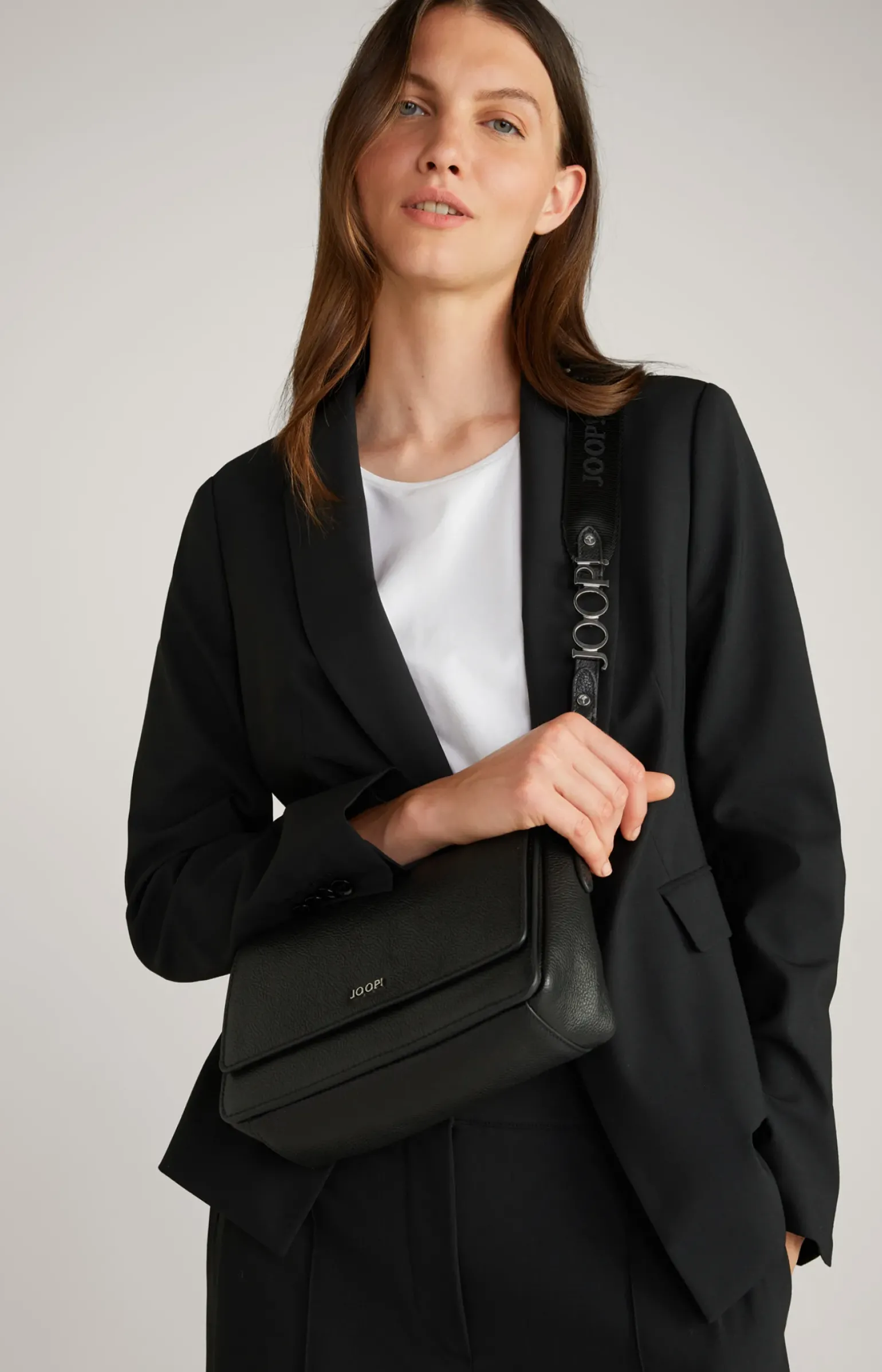 Schultertasche Vivace Elissa in Schwarz