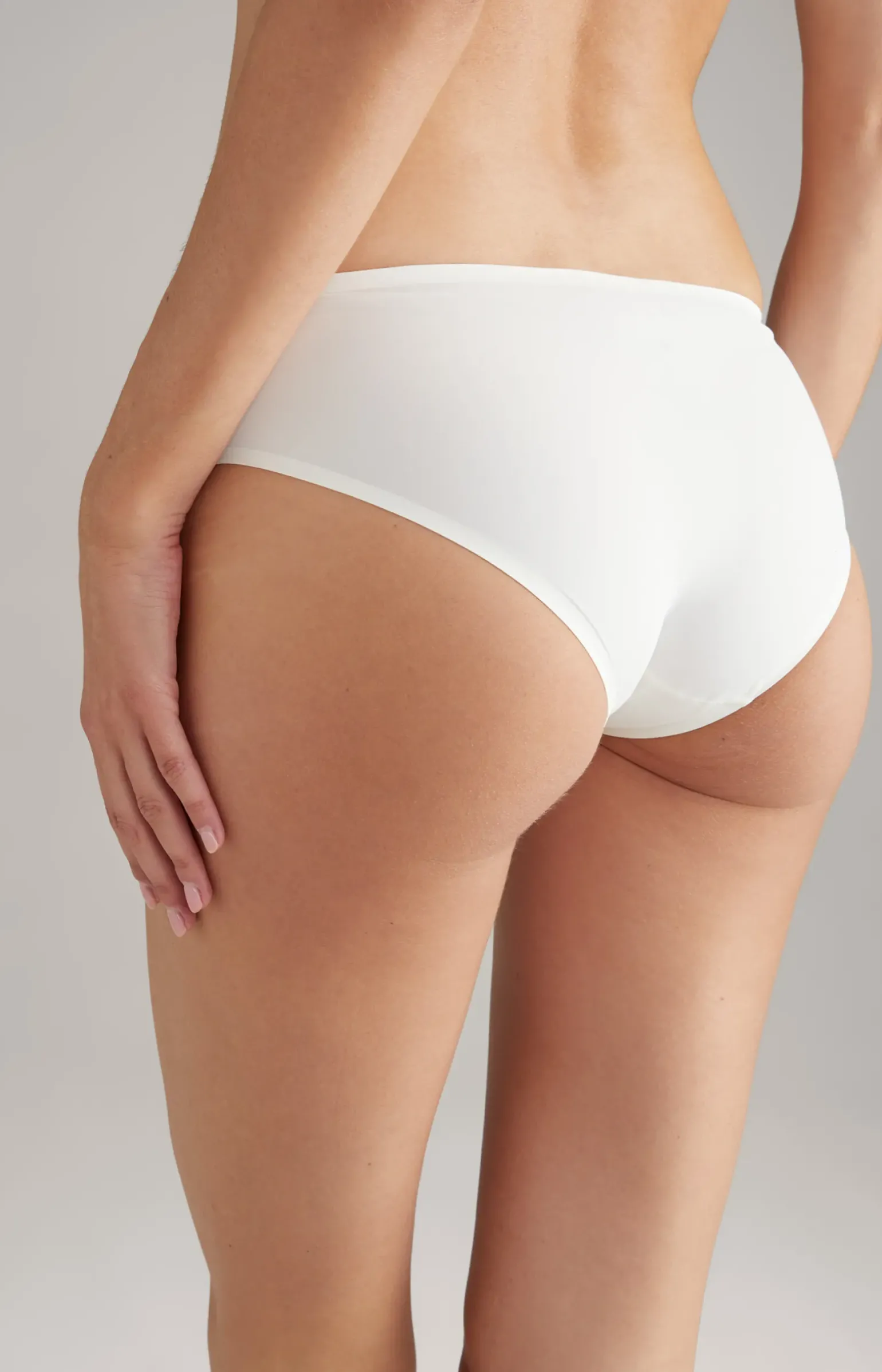 Seamless Panty-Slip in Ecru