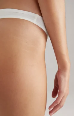 Seamless String in Ecru