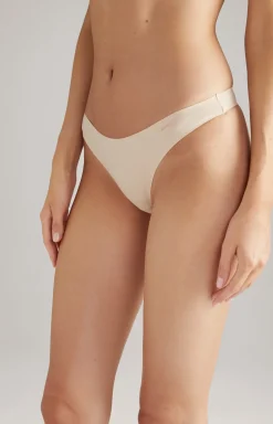 Seamless String in Nude