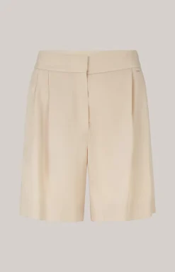 Shorts in Beige