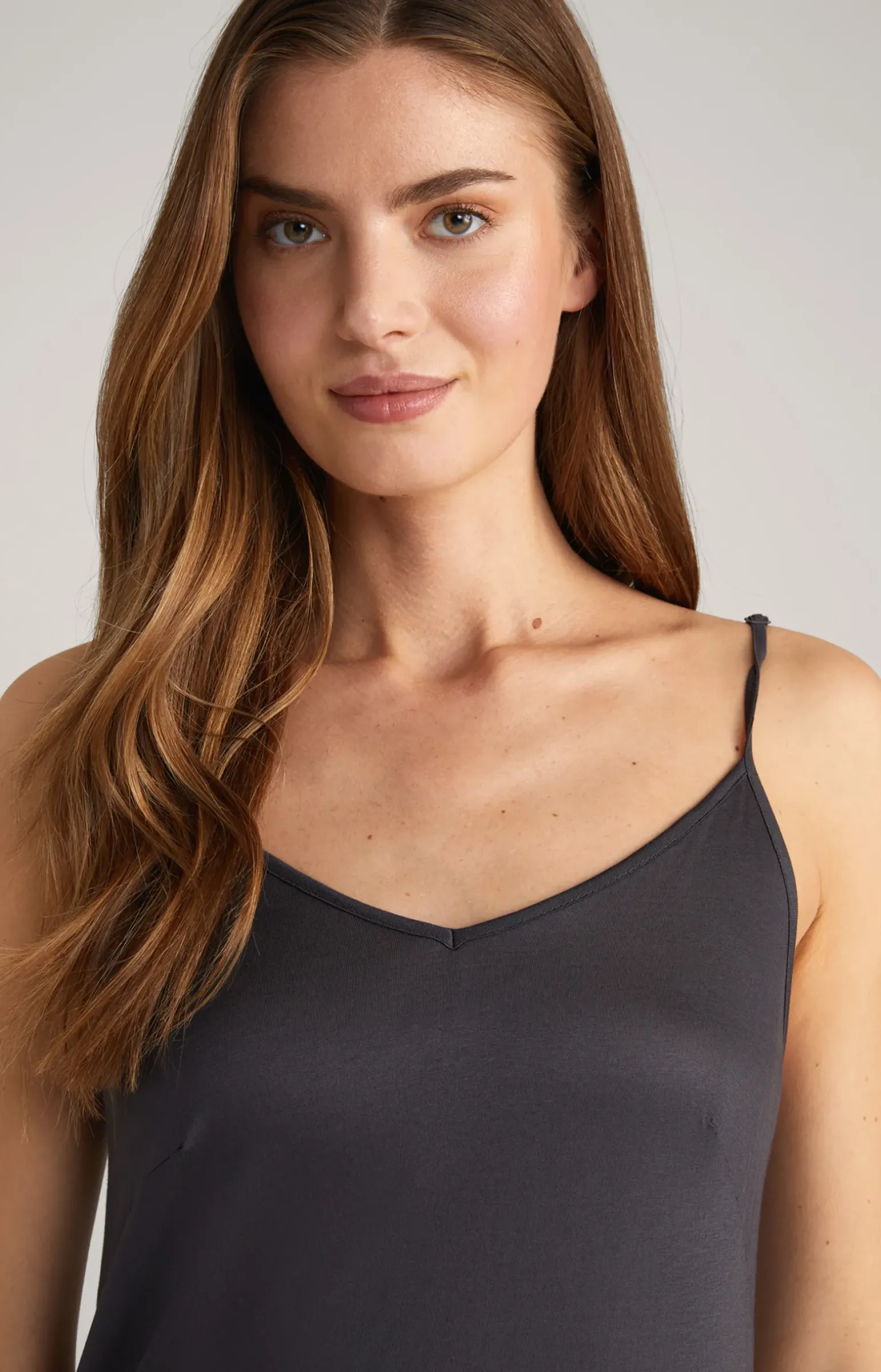 Spaghetti-Kleid mit Spitze in Anthrazit