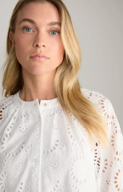 Stick-Kleid in Weiß