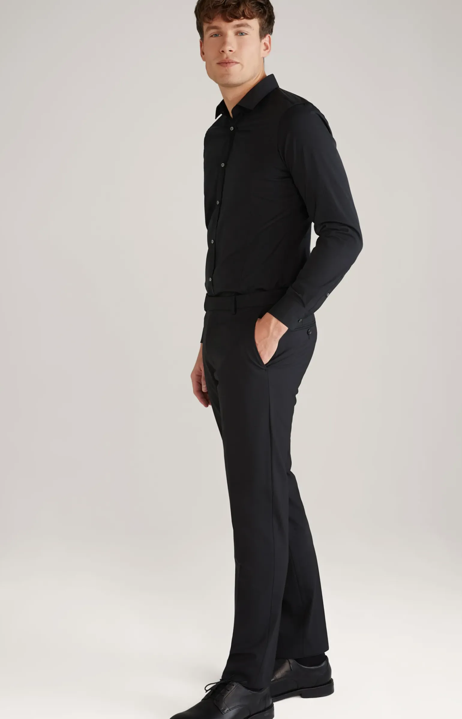 Stretch-Hemd Victor in Schwarz