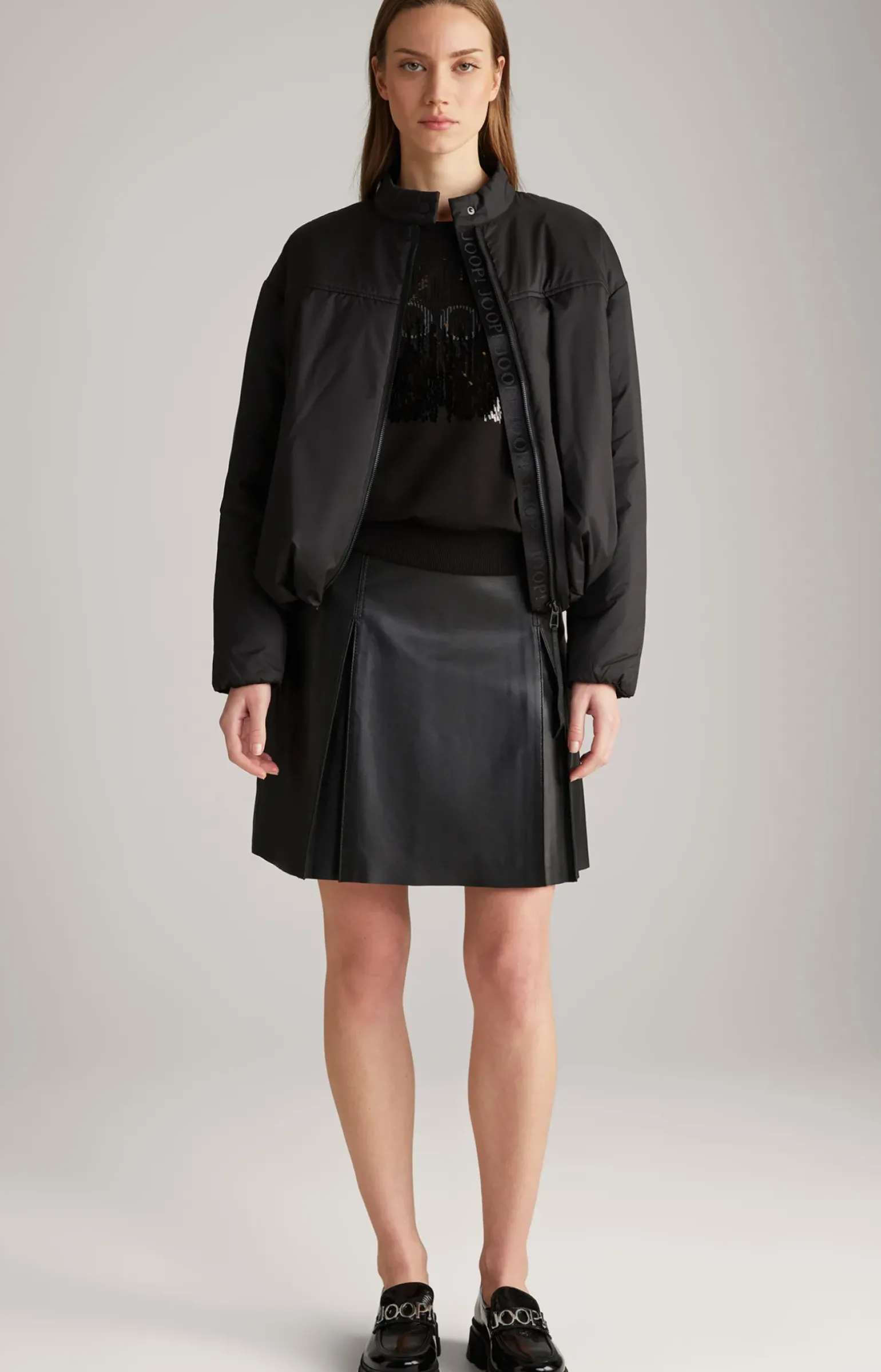 Sweatshirt in Schwarz