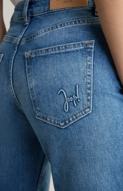 Tapered Jeans in Blue Washed