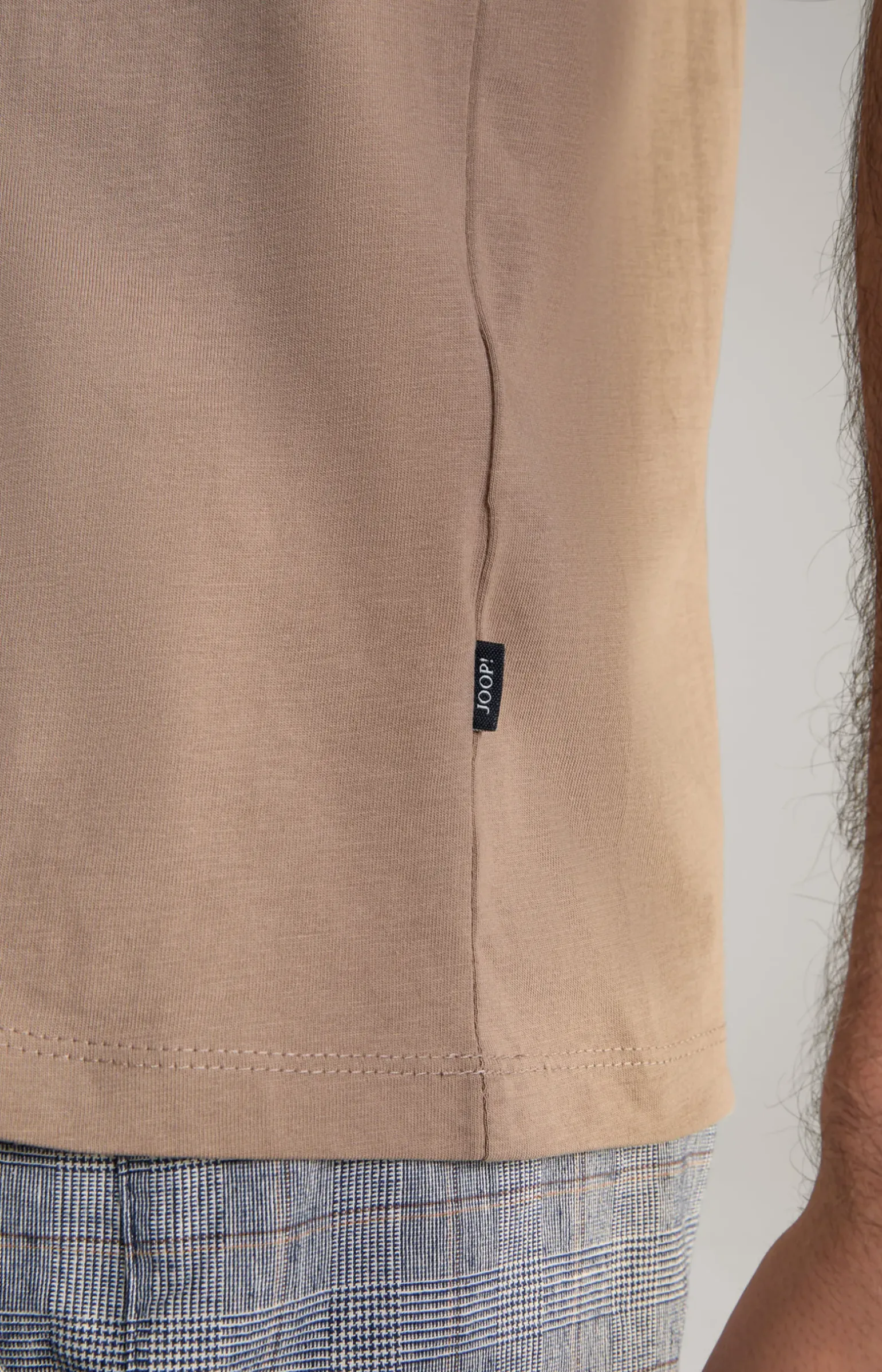 T-Shirt Alphis in Hellbraun