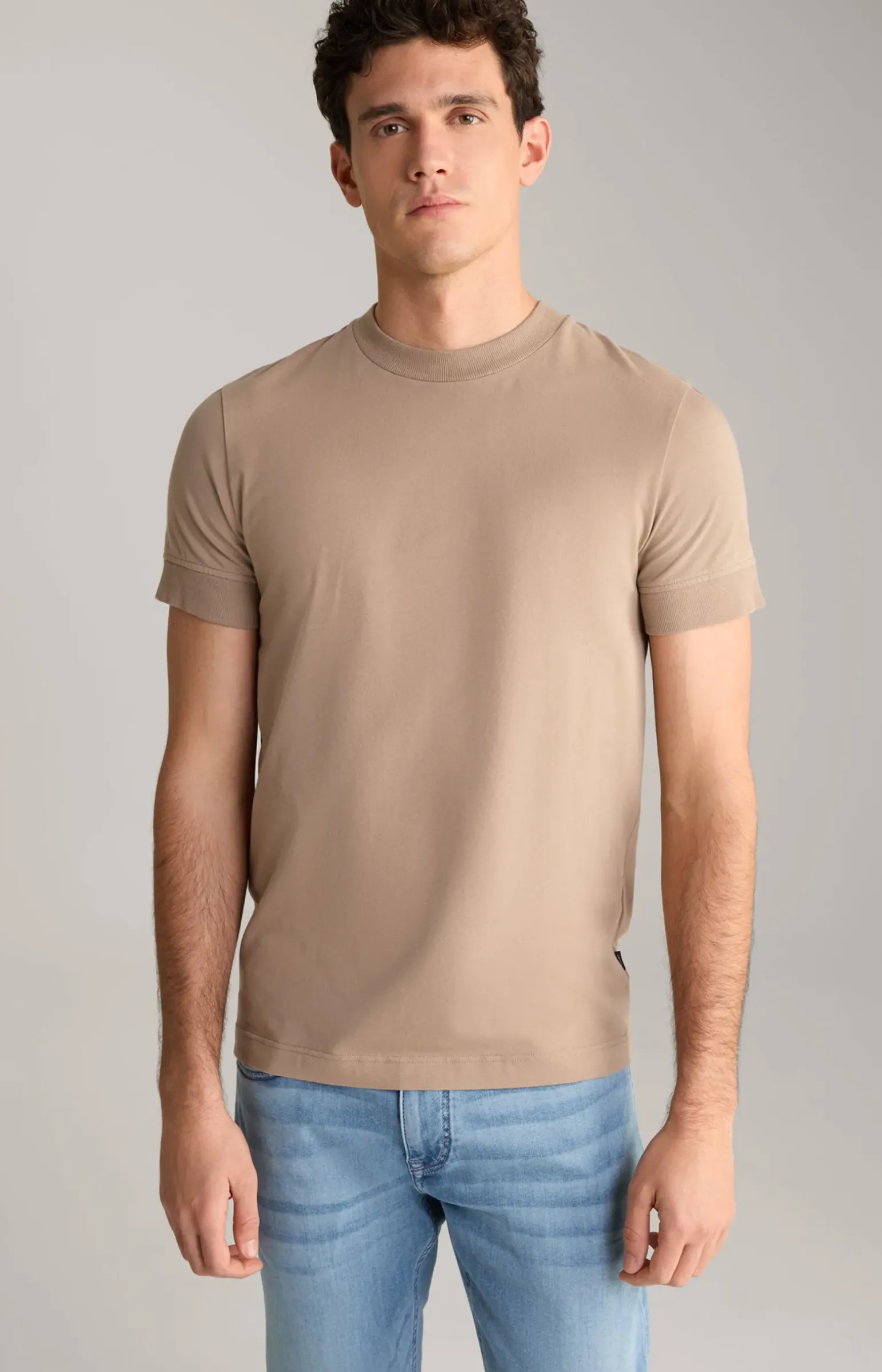 T-Shirt Cedric in Hellbraun