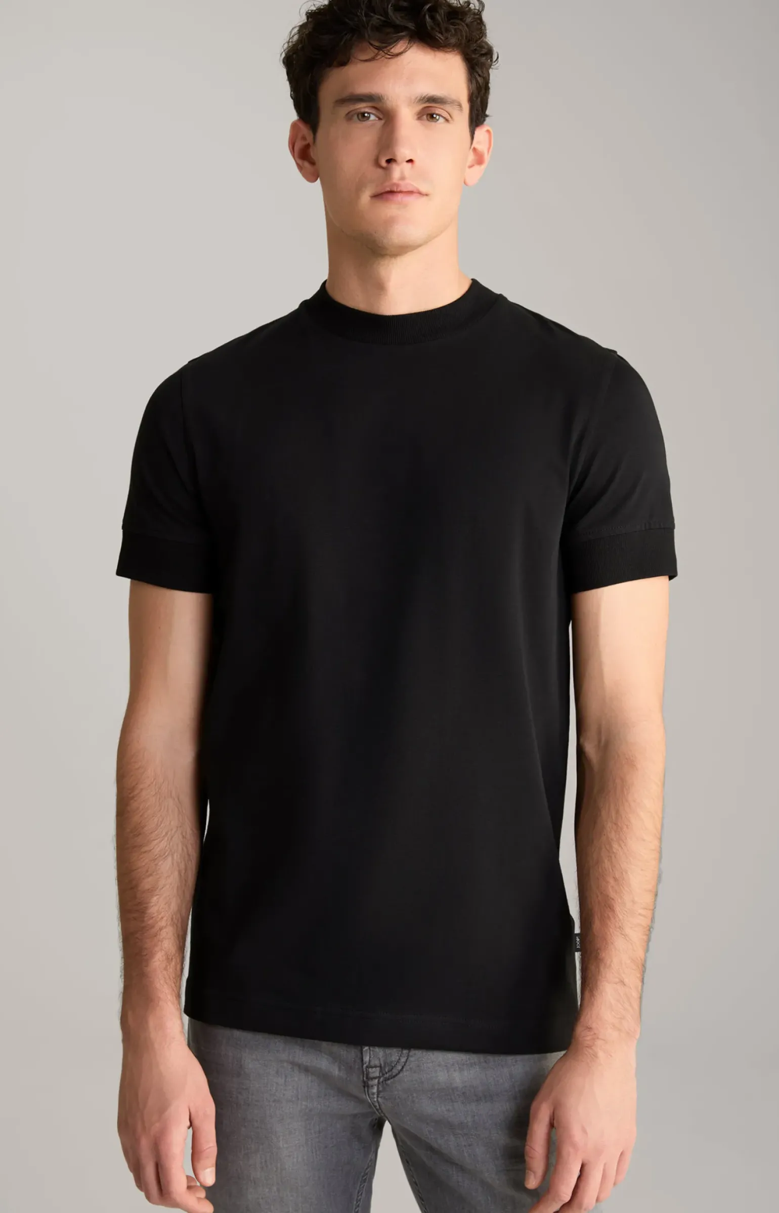T-Shirt Cedric in Schwarz