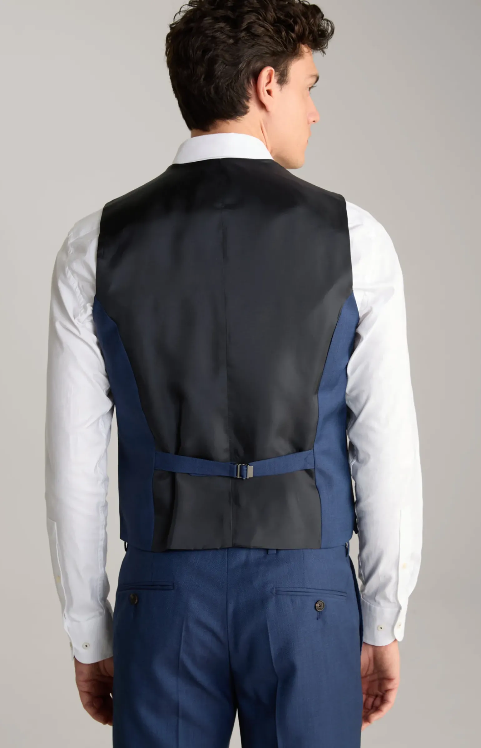 Weste Wackno in Navy strukturiert